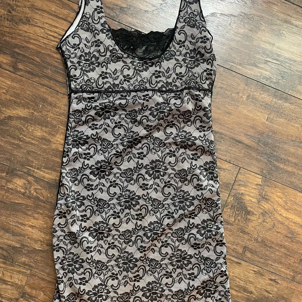 Women’s lightweight gown